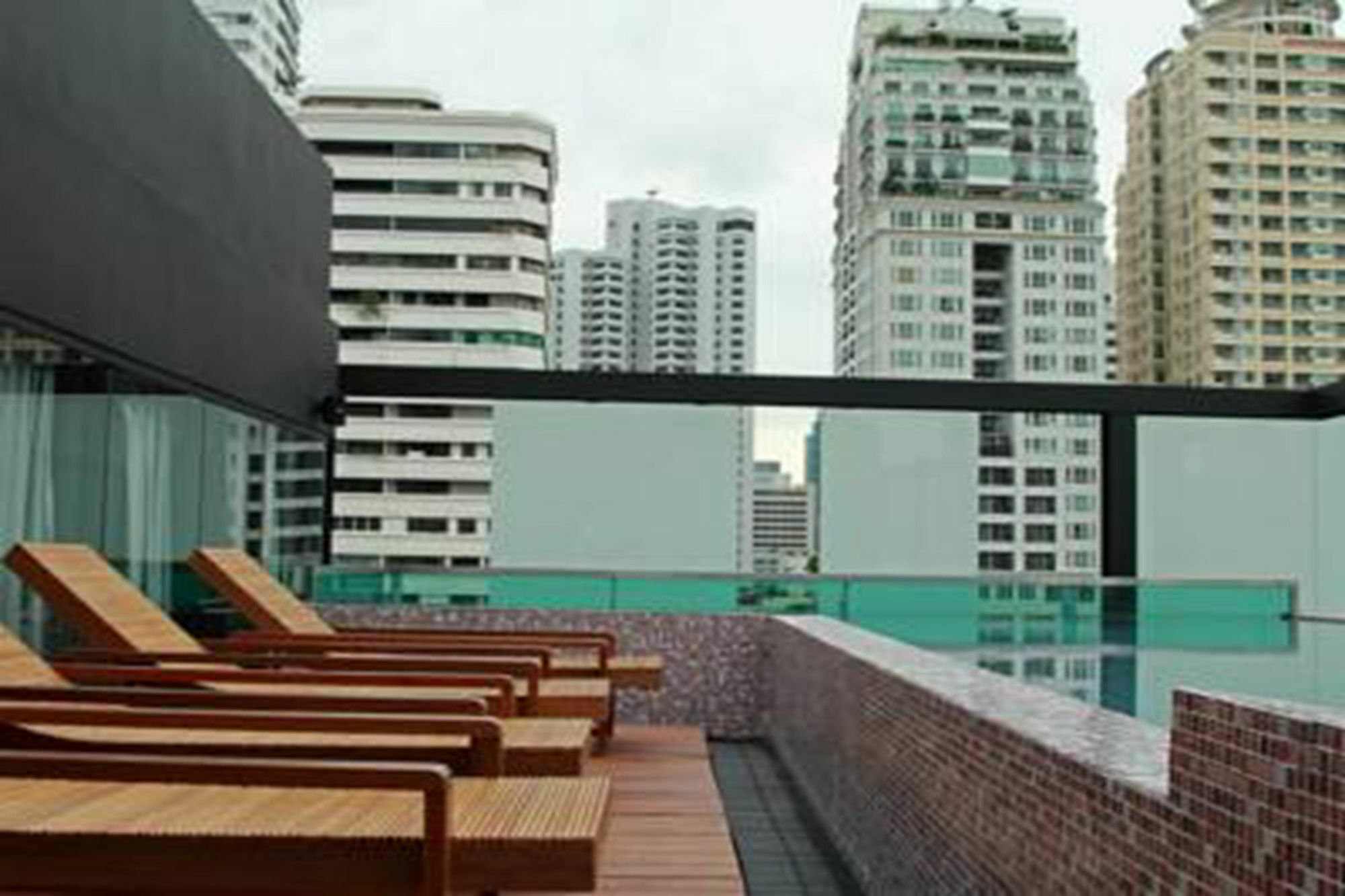 Aspira Hiptique Sukhumvit 13 Hotel Bangkok Exterior foto